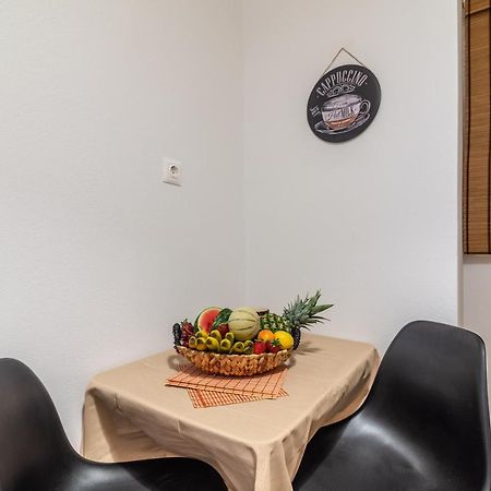 Modern Renovated Apt Next To The Beachfront Heraklion  Exterior photo