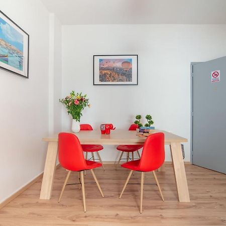 Modern Renovated Apt Next To The Beachfront Heraklion  Exterior photo