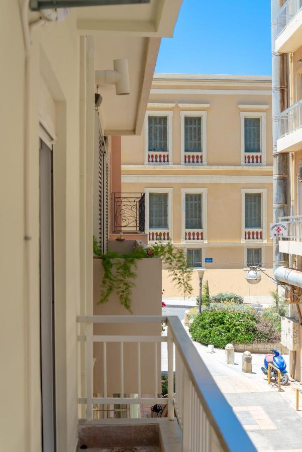 Modern Renovated Apt Next To The Beachfront Heraklion  Exterior photo